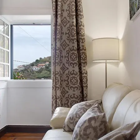 Sea La Vie House By Sam Ribeira Brava