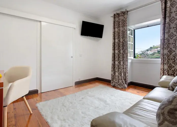 Sea La Vie House By Sam Nyaraló